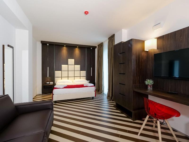 Dan Hotel Ричоне Екстериор снимка