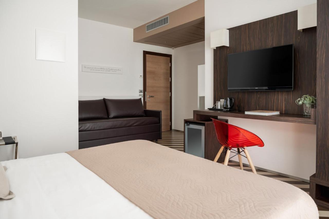 Dan Hotel Ричоне Екстериор снимка