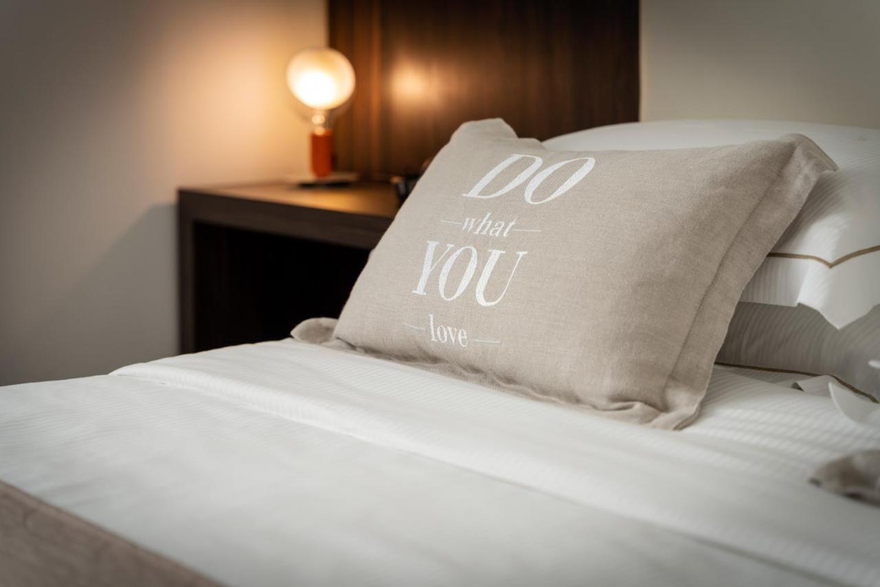 Dan Hotel Ричоне Екстериор снимка