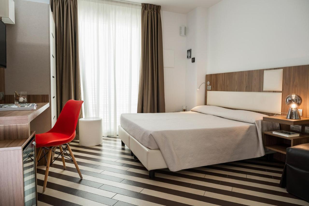 Dan Hotel Ричоне Екстериор снимка