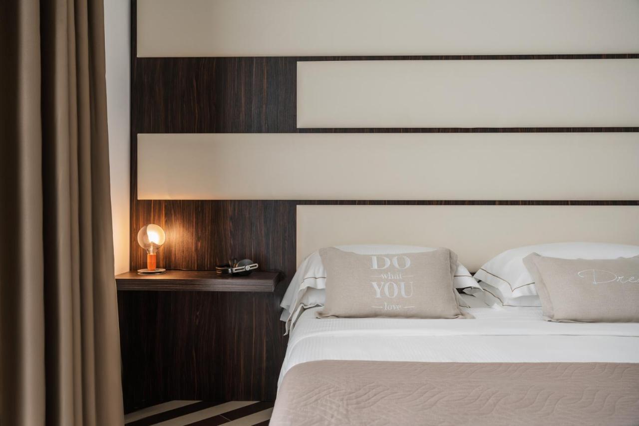 Dan Hotel Ричоне Екстериор снимка